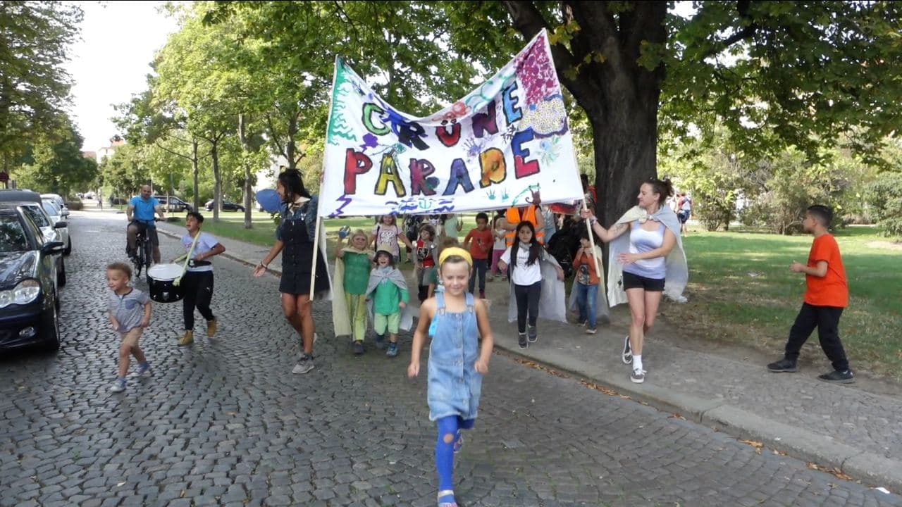 1612Adv_GrueneParade_Transparent